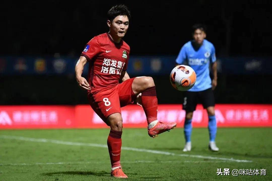 博鱼-中超联赛上演激烈较量，球员展现实力
